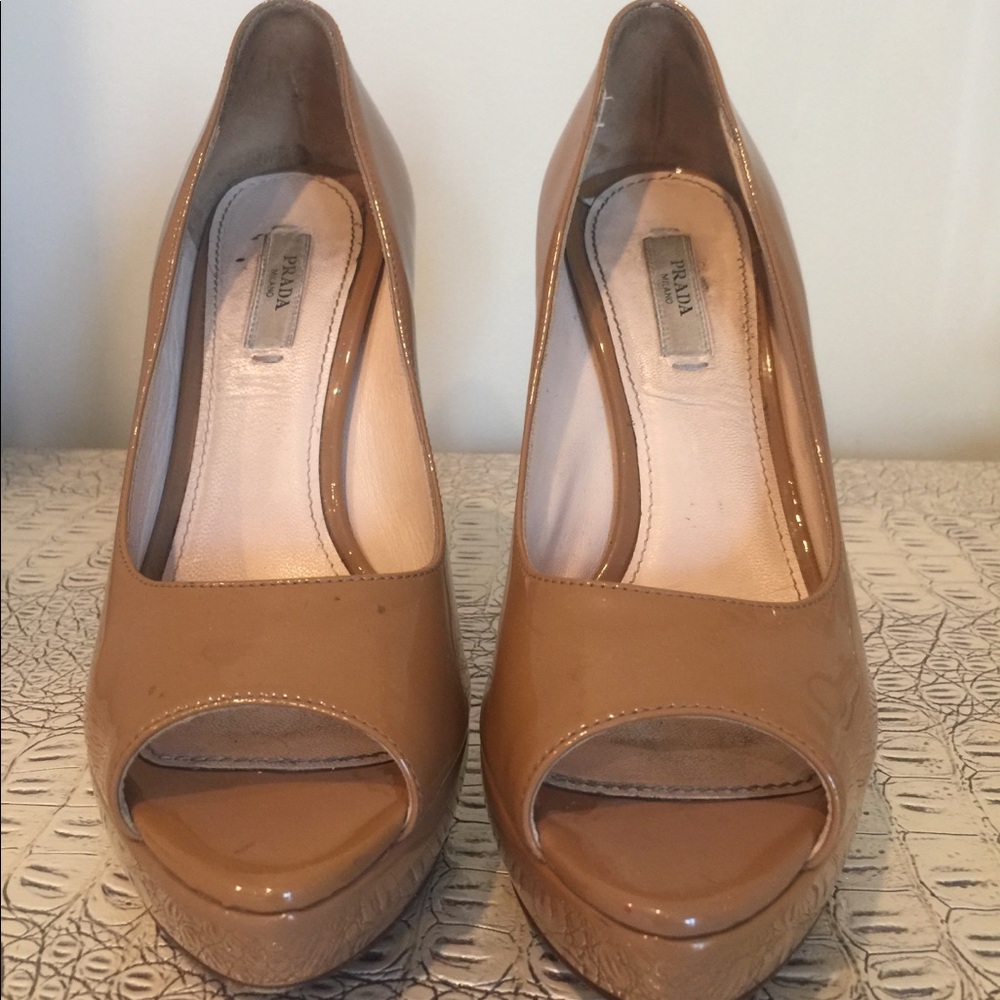Heels - Picture 3 of 3